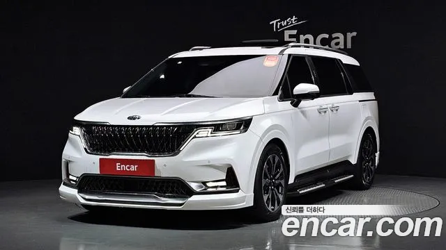 Kia Carnival 9-Seater Noblesse