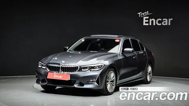 BMW 3-Series 320i Luxury