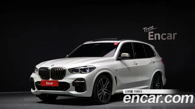 BMW X5 M50i