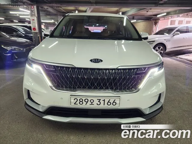 Kia Carnival 9-Seater Prestige