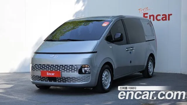 Hyundai Staria Smart
