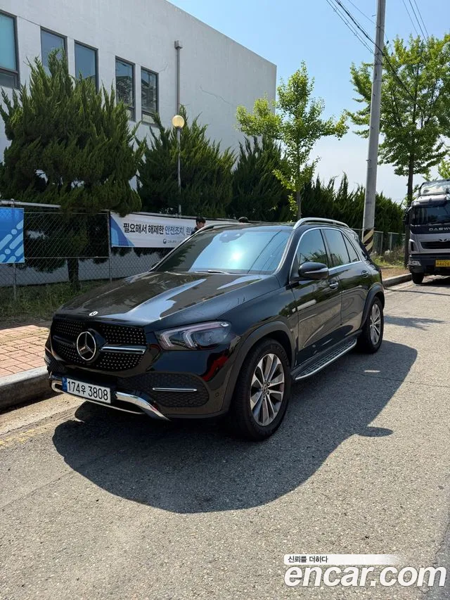 Mercedes-Benz GLE-Class GLE300d 4MATIC