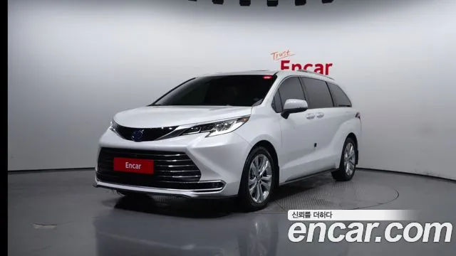 Toyota Sienna 2.5 Hybrid 2WD