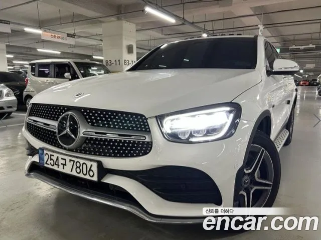Mercedes-Benz GLC-Class GLC300e 4MATIC
