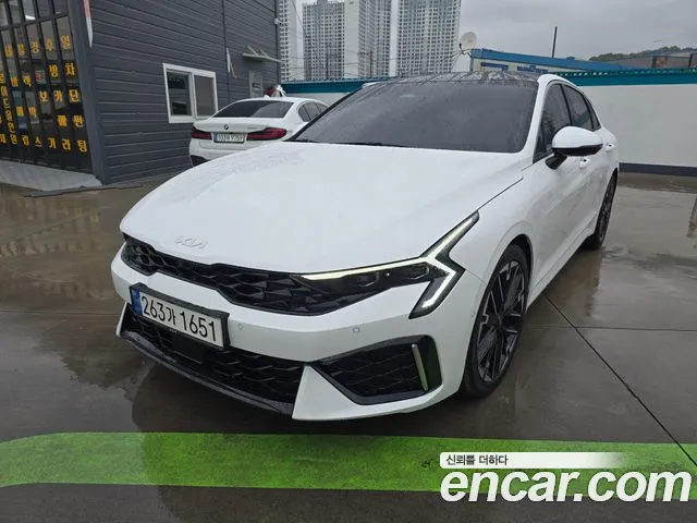 Kia K5 Signature