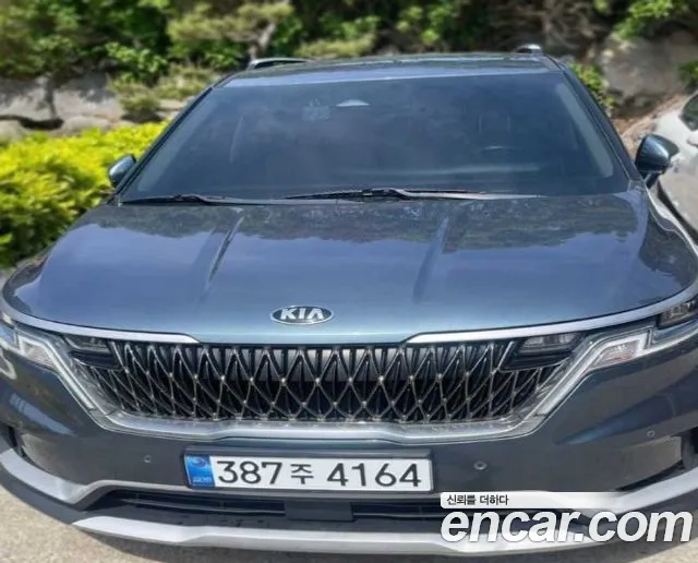 Kia Carnival 9-Seater Prestige