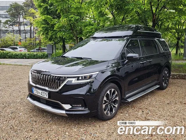 Kia Carnival Signature