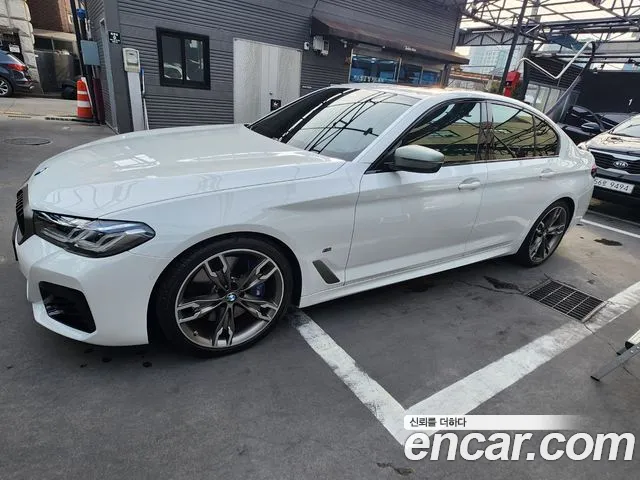 BMW 5-Series M550i xDrive