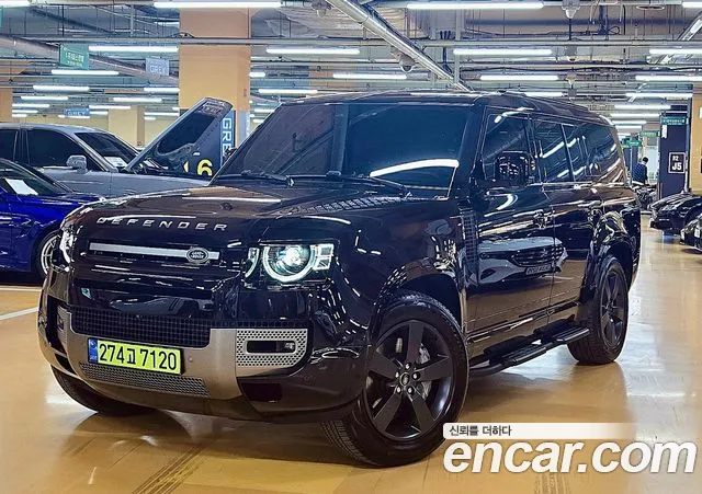 Land Rover Defender 130 D300 X-Dynamic HSE