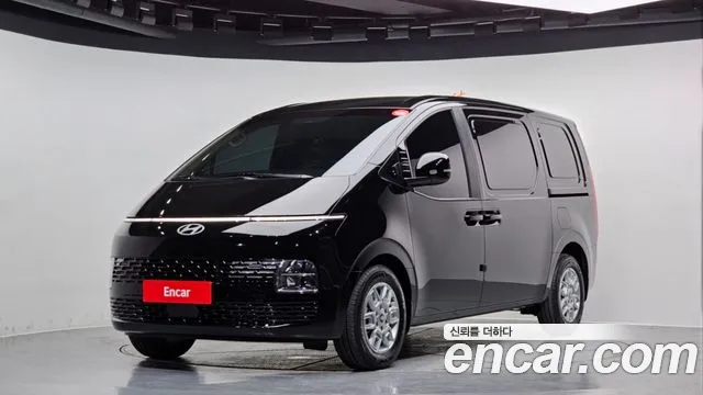 Hyundai Staria Modern