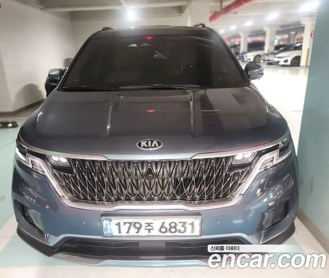 Kia Carnival 9-Seater Signature