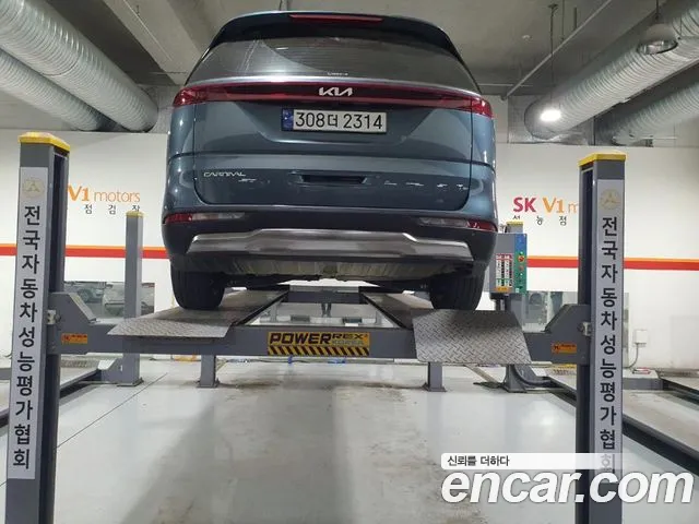 Kia Carnival 9-Seater Signature