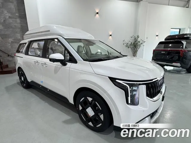 Kia Carnival Gasoline 9-Seater Prestige