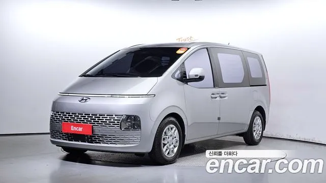 Hyundai Staria Modern