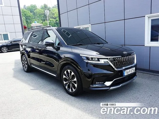 Kia Carnival 7-Seater Signature
