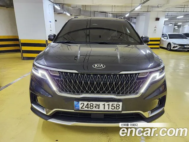 Kia Carnival 9-Seater Signature