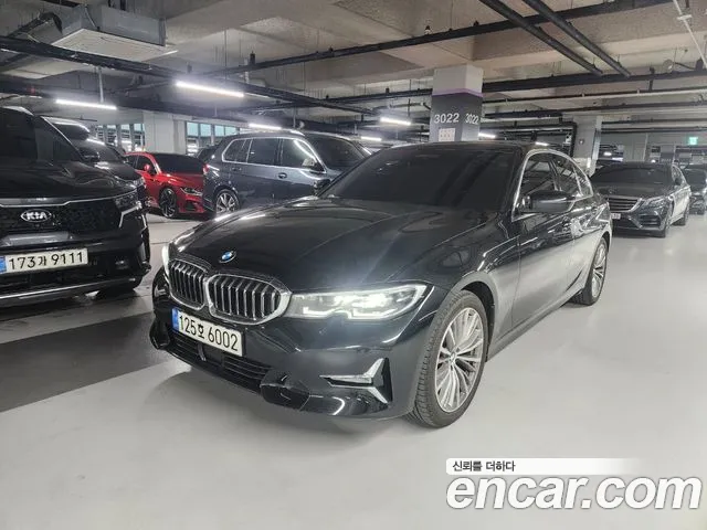 BMW 3-Series 320i Luxury