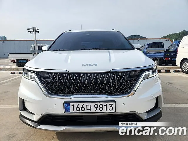 Kia Carnival 9-Seater Prestige