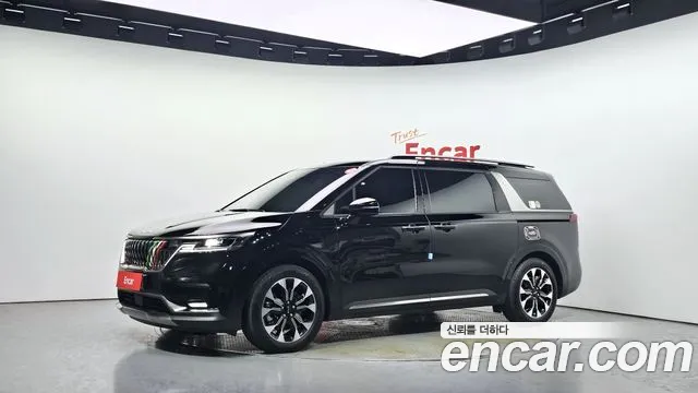 Kia Carnival 9-Seater Noblesse