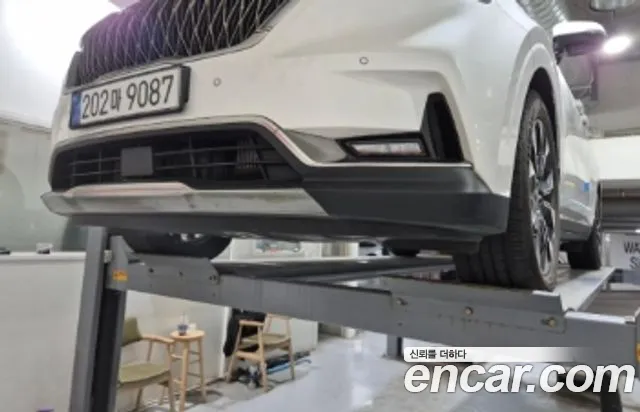 Kia Carnival 9-Seater Noblesse