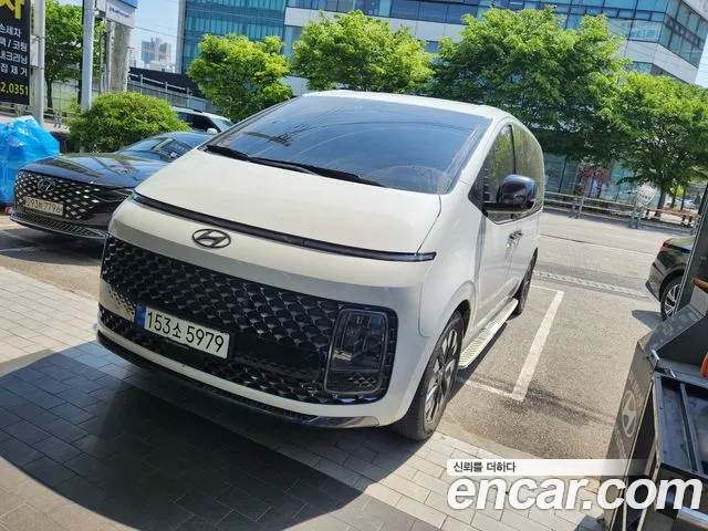 Hyundai Staria Prestige