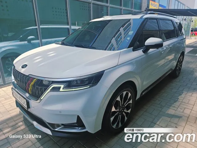 Kia Carnival 9-Seater Noblesse