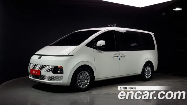 Hyundai Staria Modern