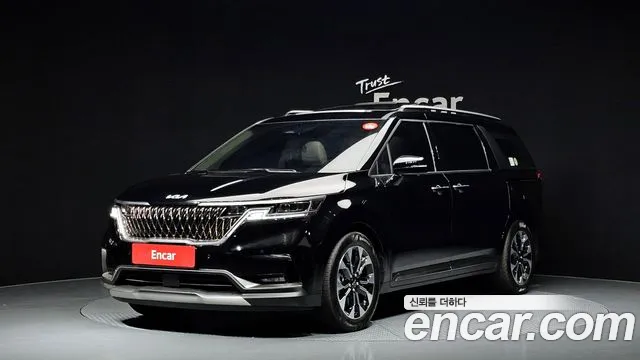 Kia Carnival Gasoline 7-Seater Signature
