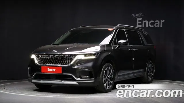 Kia Carnival 9-Seater Noblesse