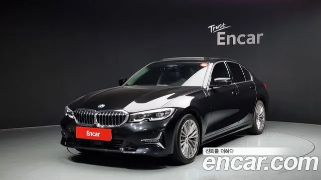 BMW 3-Series 320i Luxury