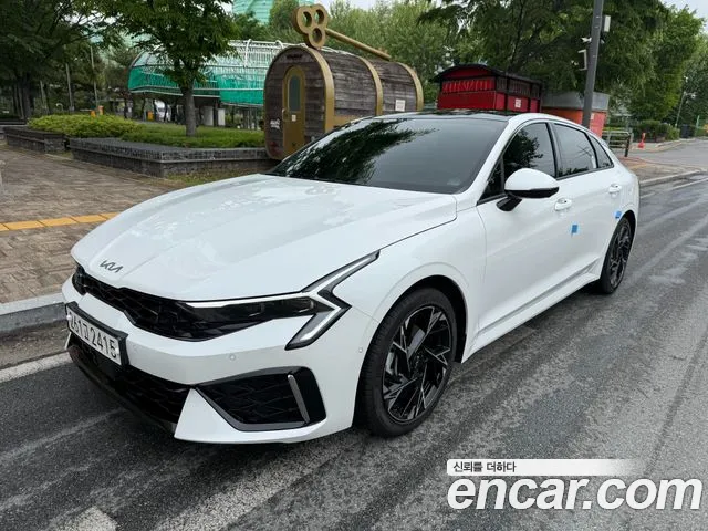 Kia K5 Signature