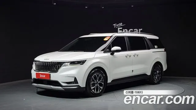 Kia Carnival 9-Seater Prestige