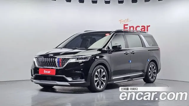 Kia Carnival 9-Seater Noblesse