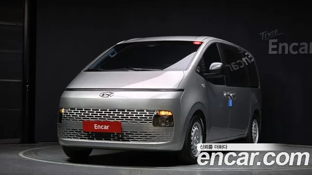 Hyundai Staria Smart