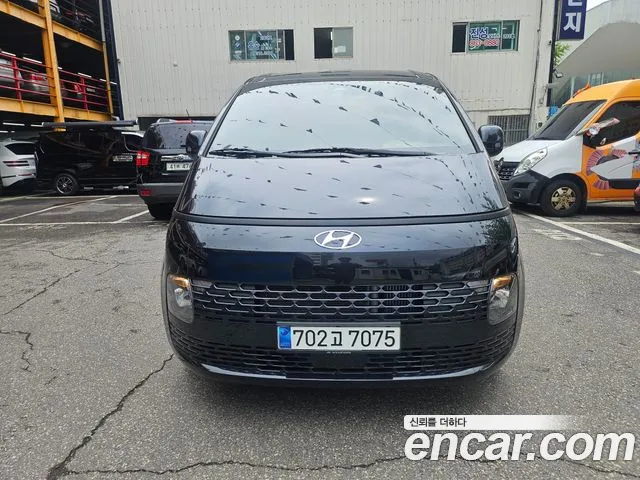 Hyundai Staria Modern
