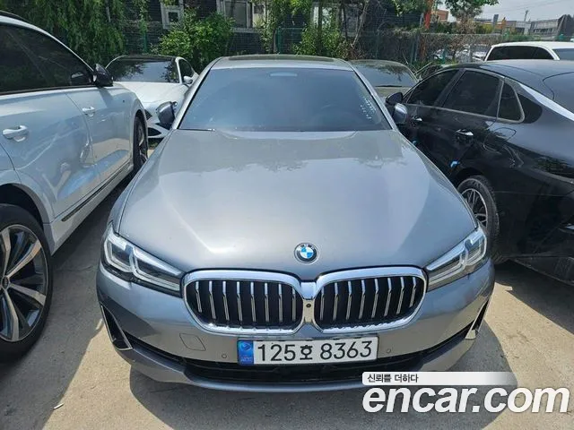 BMW 5-Series 520i Luxury