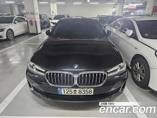 BMW 5-Series 520i Luxury