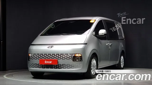 Hyundai Staria Modern