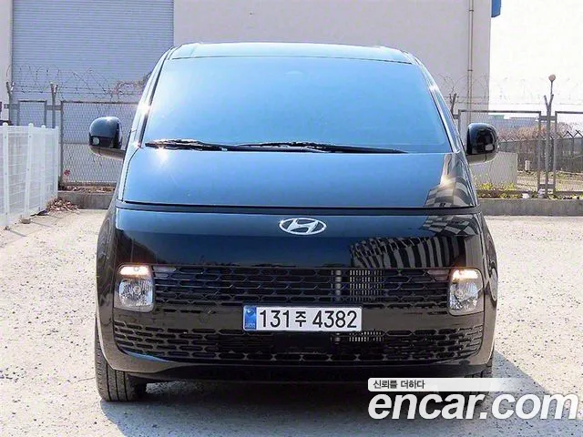 Hyundai Staria Modern