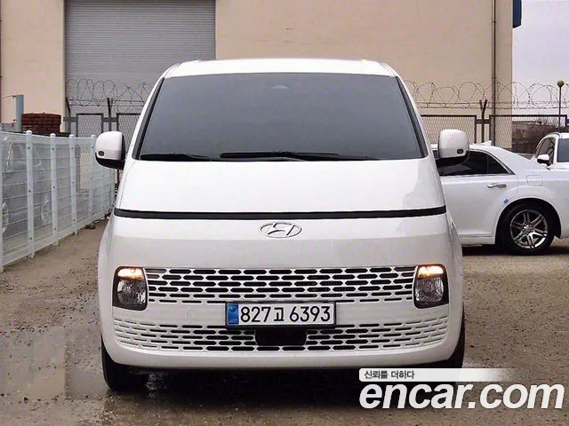 Hyundai Staria Modern