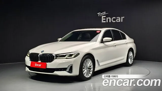 BMW 5-Series 530i xDrive Luxury