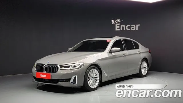 BMW 5-Series 520i Luxury