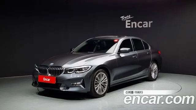BMW 3-Series 320i Luxury