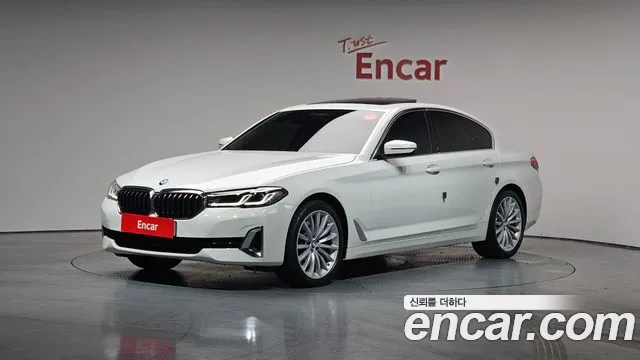 BMW 5-Series 530i xDrive Luxury