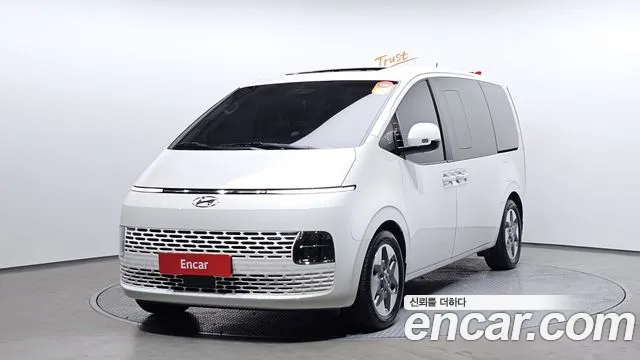 Hyundai Staria Modern