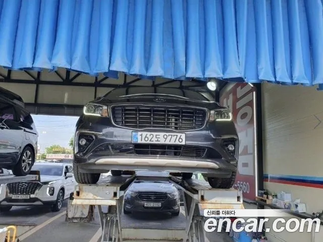Kia Carnival 9-Seater Prstige