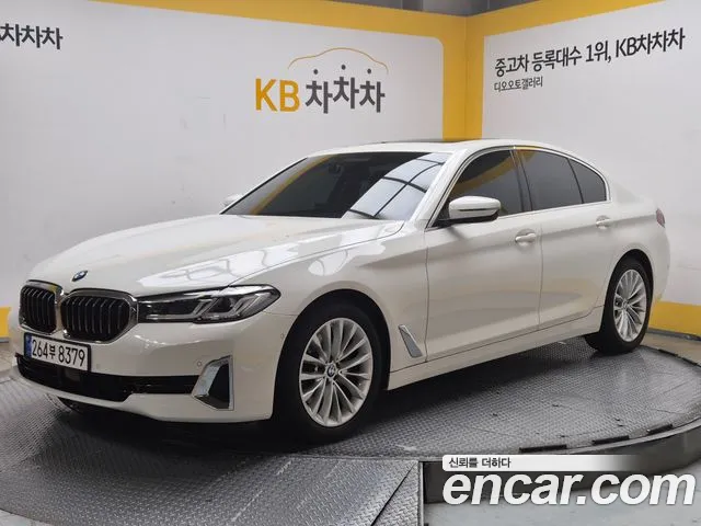 BMW 5-Series 520i Luxury