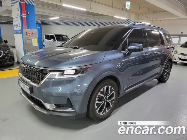 Kia Carnival 9-Seater Signature