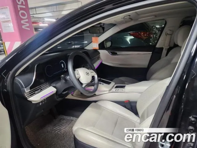 Hyundai Granger Le Blanc