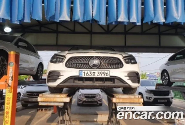 Mercedes-Benz E-class E220d 4MATIC AMG Line